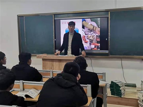 D:总航海学院学院工作主题班会珍爱生命，预防艾滋主题班会轮机主题班会e06c6abaf661db289f4a7a4b6549726.jpg
