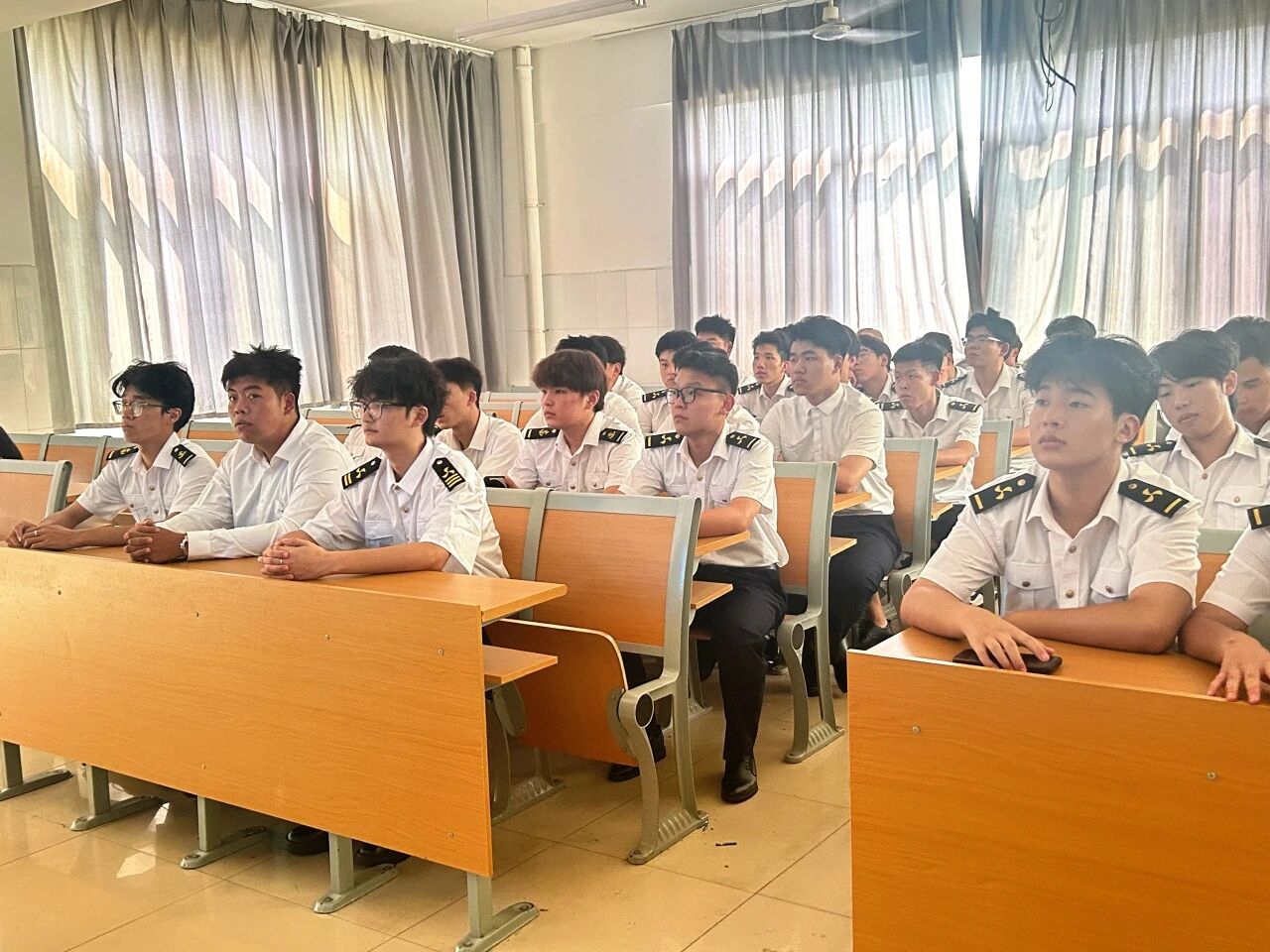 公开竞选挑良才 航海助导护成长